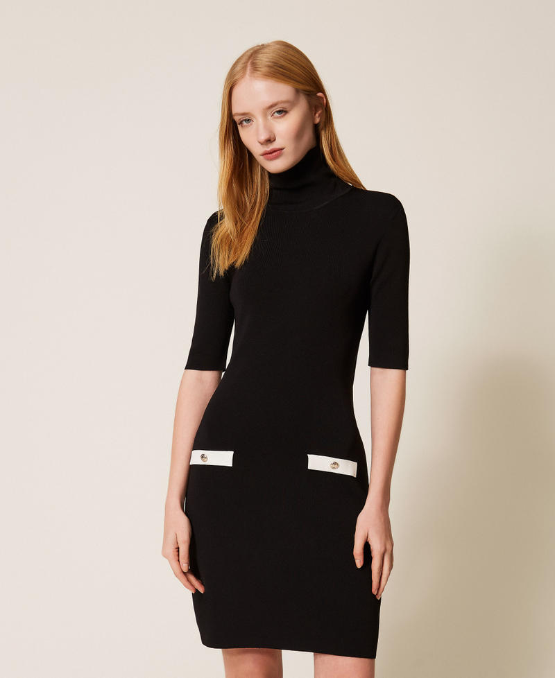 Robe courte en maille ray&eacute;e Bicolore Noir/Blanc Cass&eacute; Femme 261AP3043_11656_01