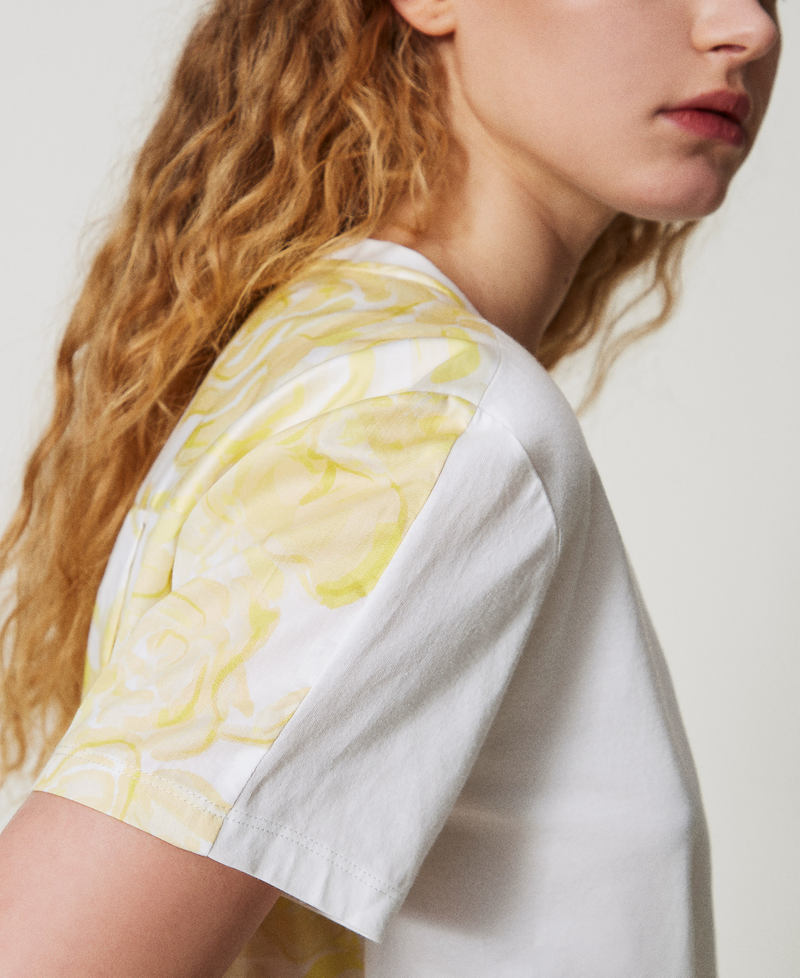 Rose print muslin T-shirt Two-tone Papers White/Yellow Pear Roses Woman 251AX2040_12476_03