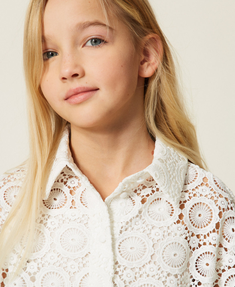 Camicia boxy in pizzo macram&egrave; Off White Bambina 261GJ2Q25_00526_05