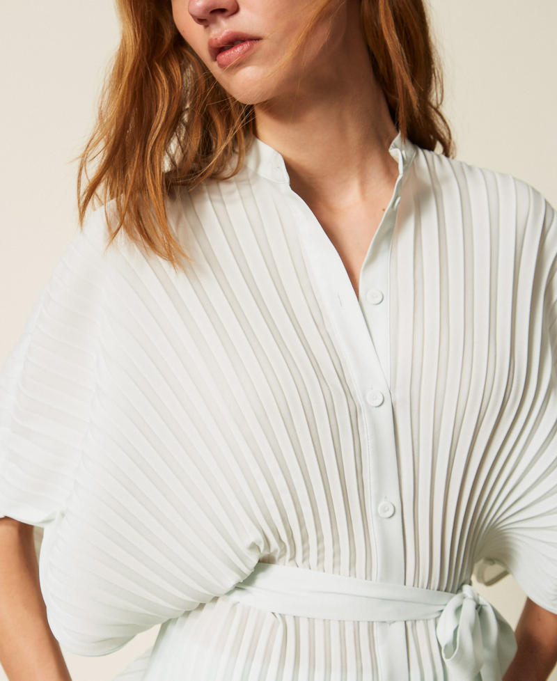 Hemdbluse aus recyceltem Cr&ecirc;pe de Chine "Aqua"-Hellblau Frau 261TP2560_13162_05