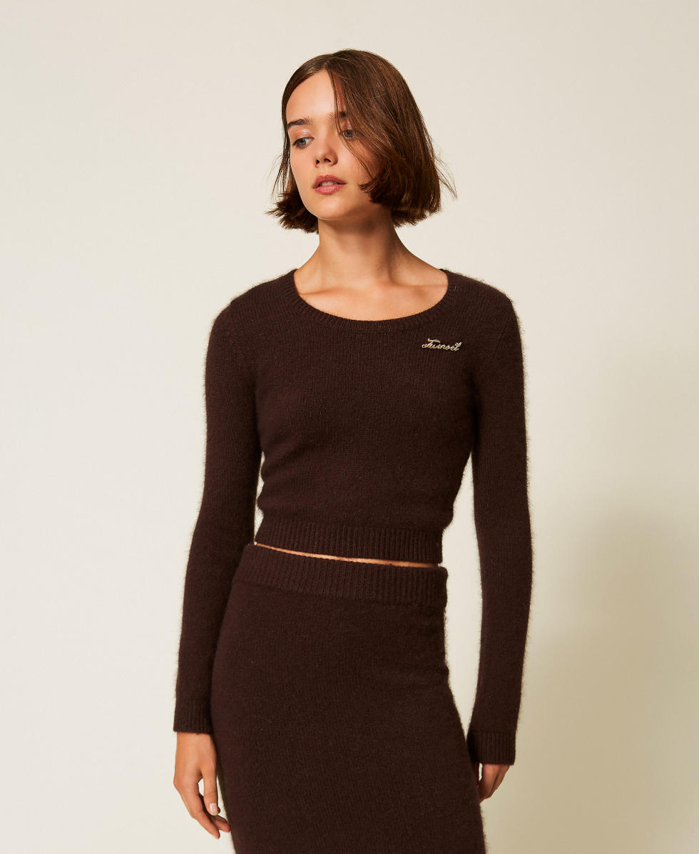 Pullover aus Angorawollmischung mit Schmuckbrosche Black Chocolate Frau 252TT3183_11054_01