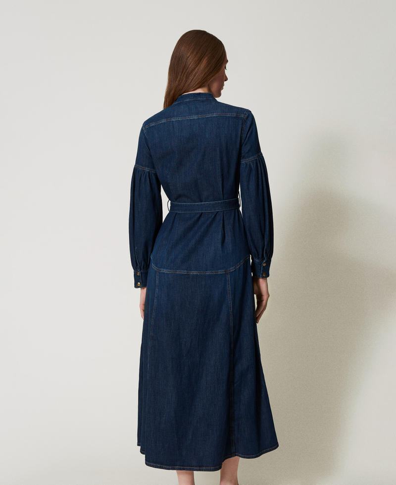 Maxi-Jeanskleid mit Gürtel