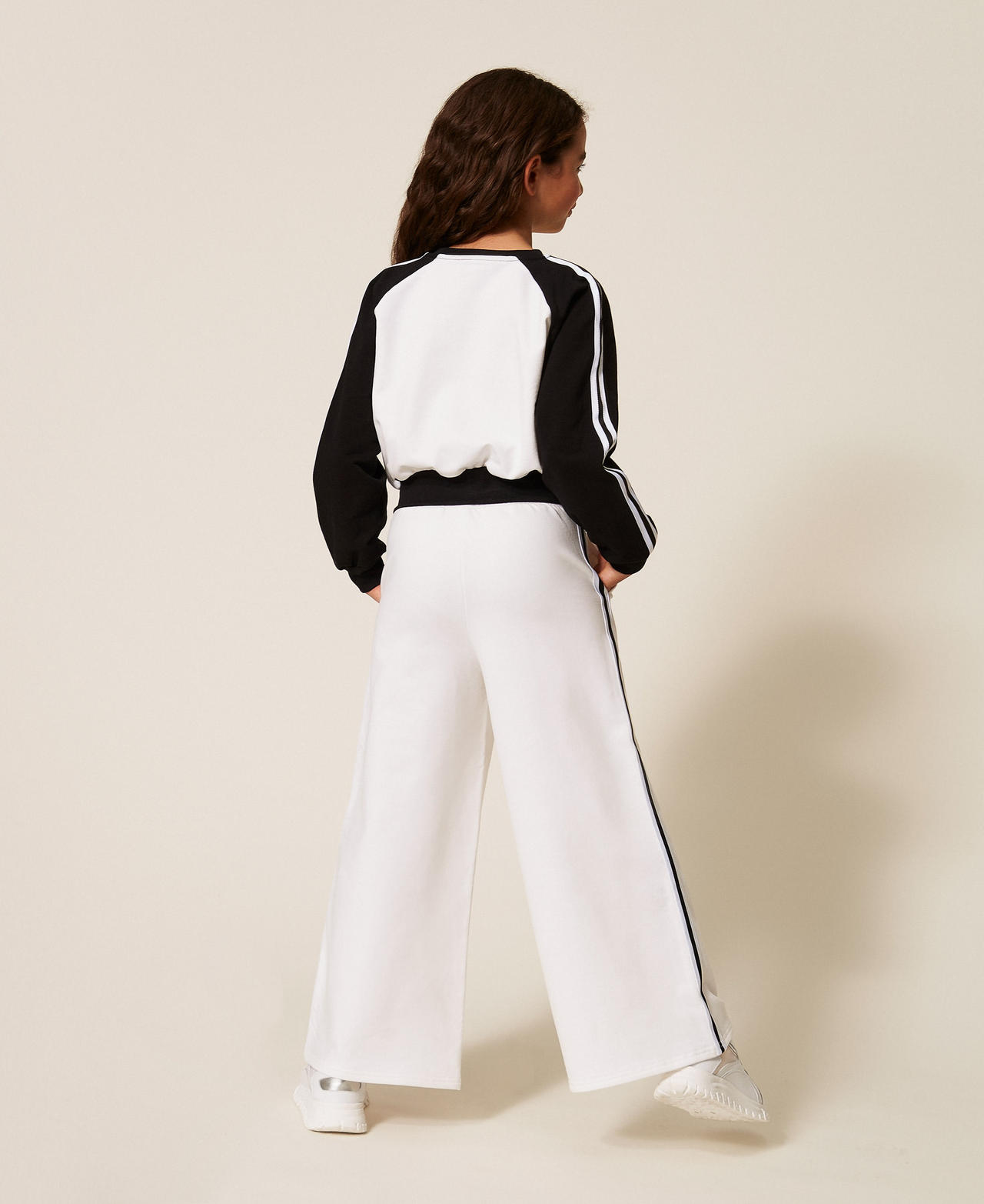 Weite Sweathose mit Streifen Mattwei&szlig; M&auml;dchen 261GJ2231_00526_03