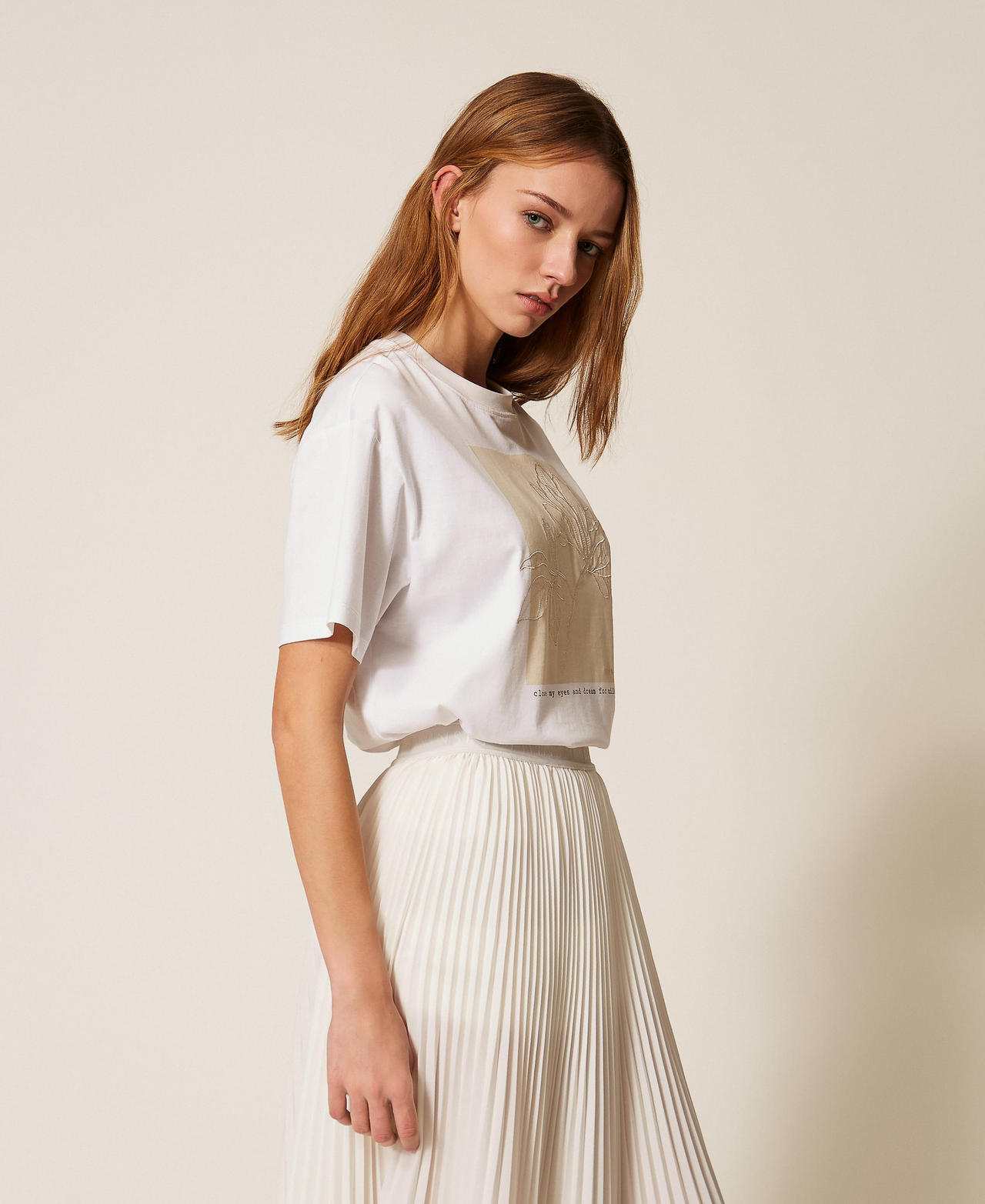 T-shirt regular con stampa e ricamo Bianco Ottico / Stampa Fiore Avorio Donna 261TE2090_13328_02