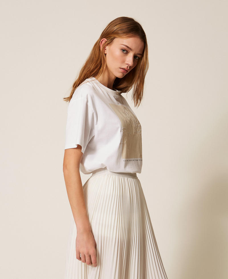 T-shirt regular con stampa e ricamo Bianco Ottico / Stampa Fiore Avorio Donna 261TE2090_13328_02