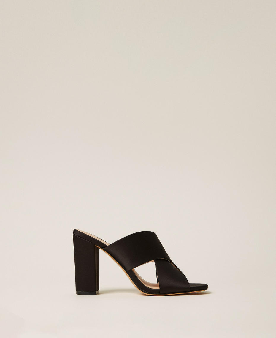 Mules aus Satin Schwarz Frau 261TCP104_00006_01