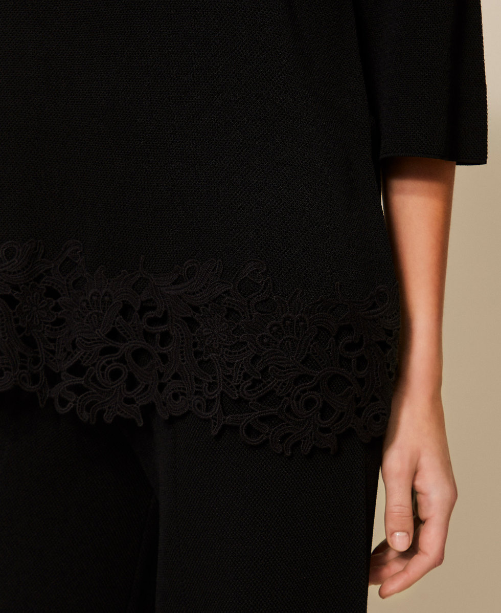 Longpullover mit Spitze Schwarz Frau 261LB3GAA_00006_04