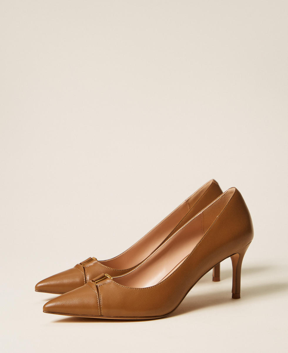 Pumps aus Leder mit Logo Tobacco Brown Frau 262TCP016_11272_02