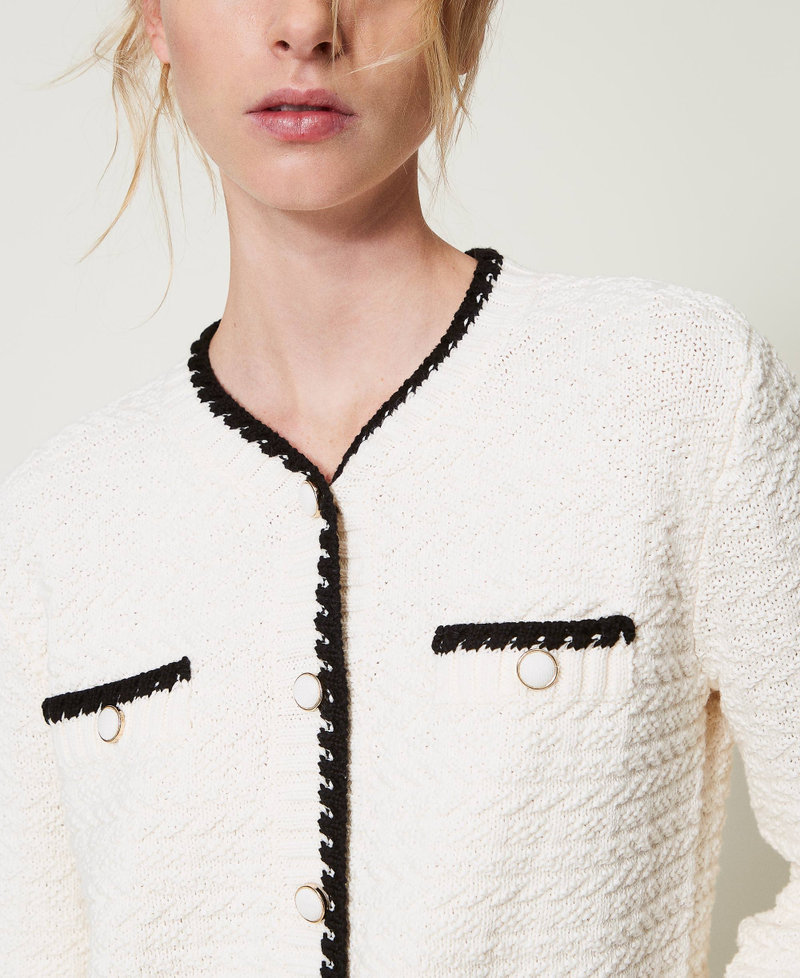 Jacke aus Jacquard-Strick Zweifarbig Sugar / Schwarz Frau 251AP3080_10201_03