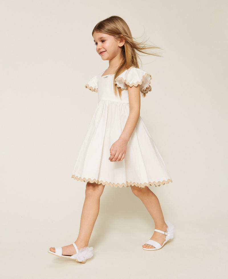 Abito corto baby in popeline con ricamo Off White Bambina 261GB2152_00526_01