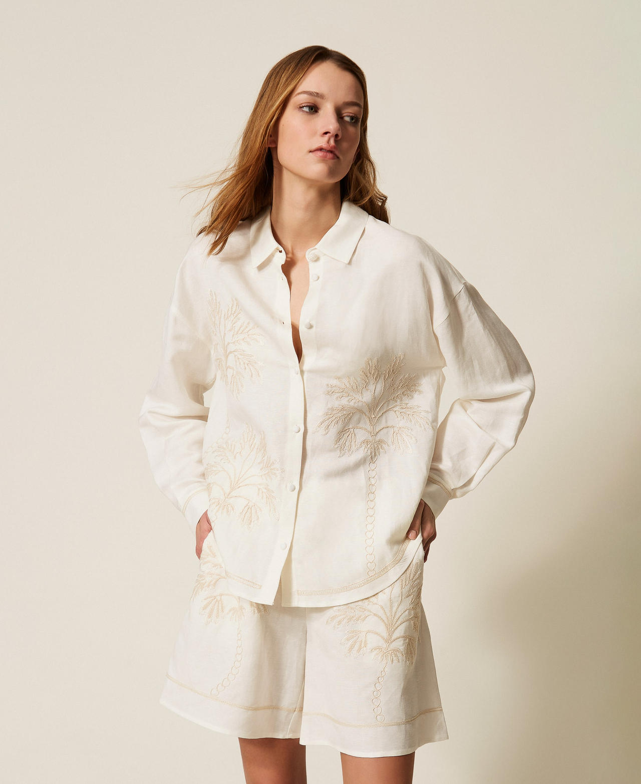 Chemise en lin mélangé avec broderie