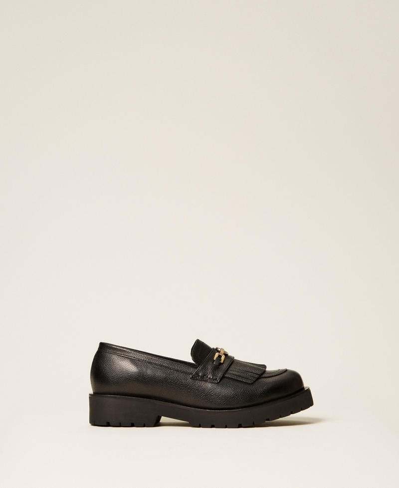 Loafers with fringes and Oval T Black Woman 252TCP152_00006_01