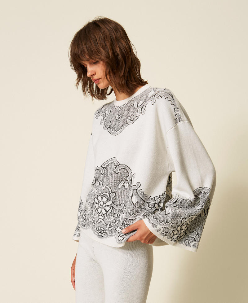 Maxi-Jacquardpullover aus Wollmischung Jacquard Perlmutt / Schwarz Frau 262TP3524_13955_02