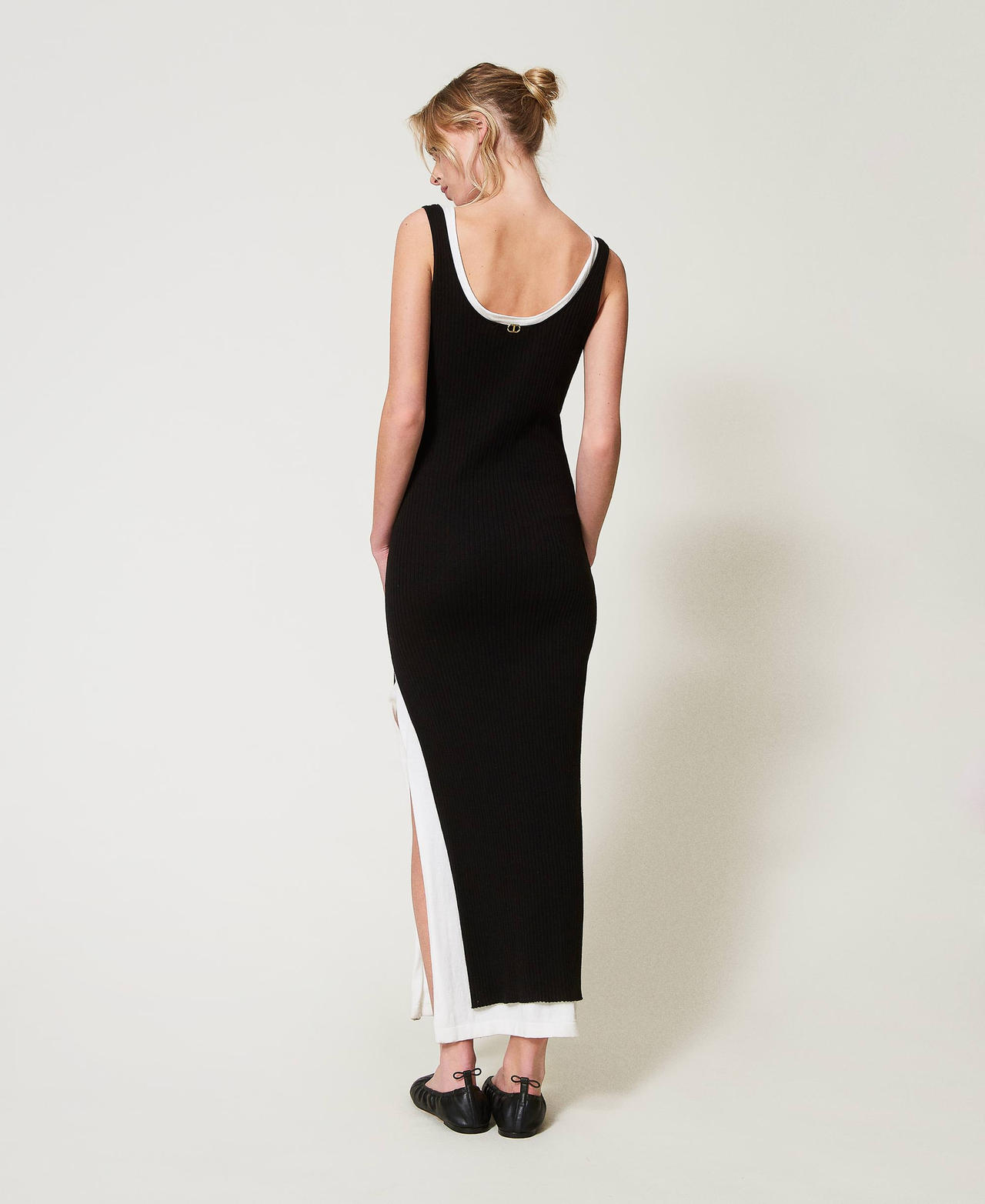 Long trompe-l'&oelig;il fitted knit dress Two-tone Black/Snow Woman 251TE3014_12295_03