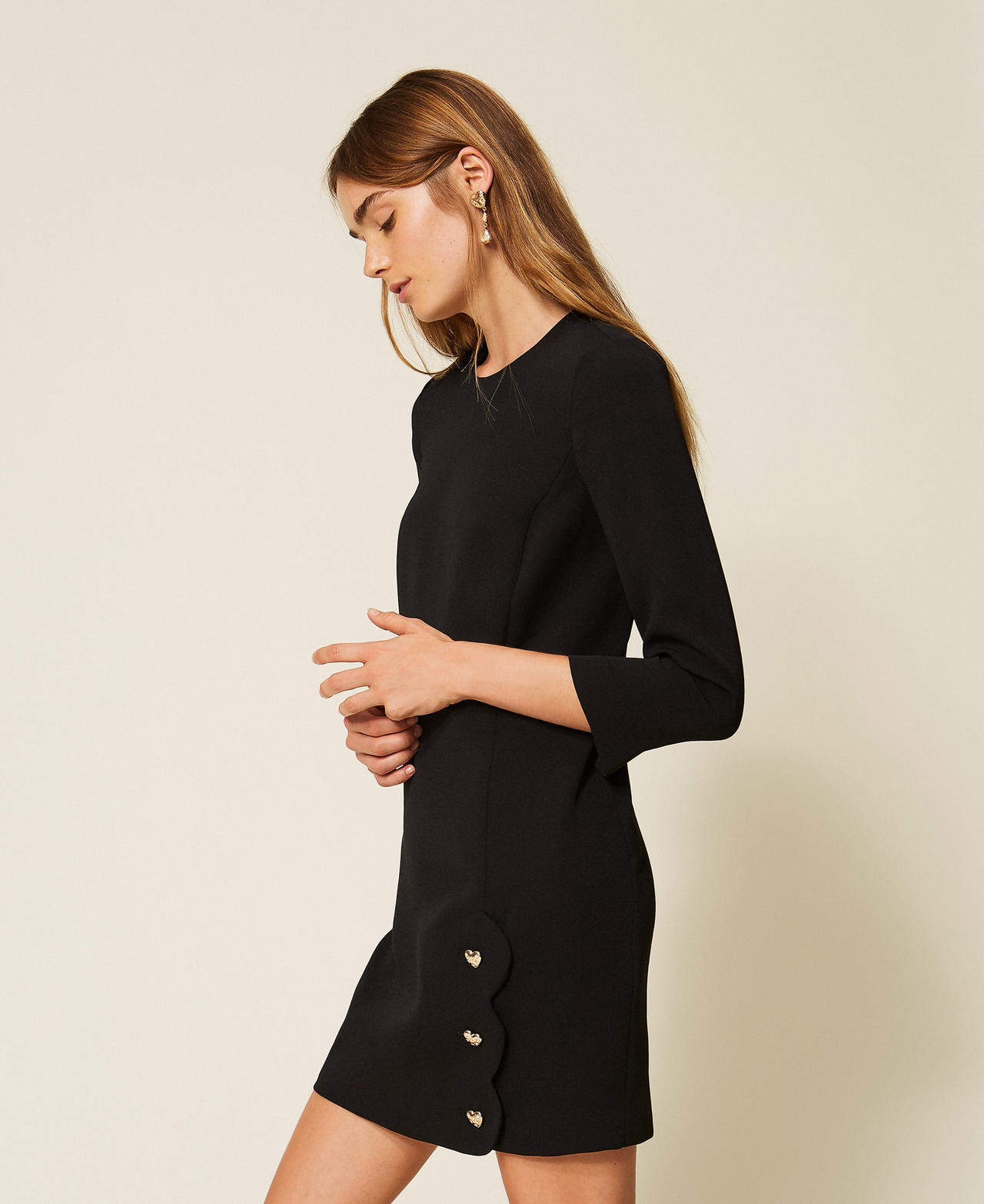 Short cr&ecirc;pe dress with heart-shaped buttons Black Woman 262TP2045_00006_02