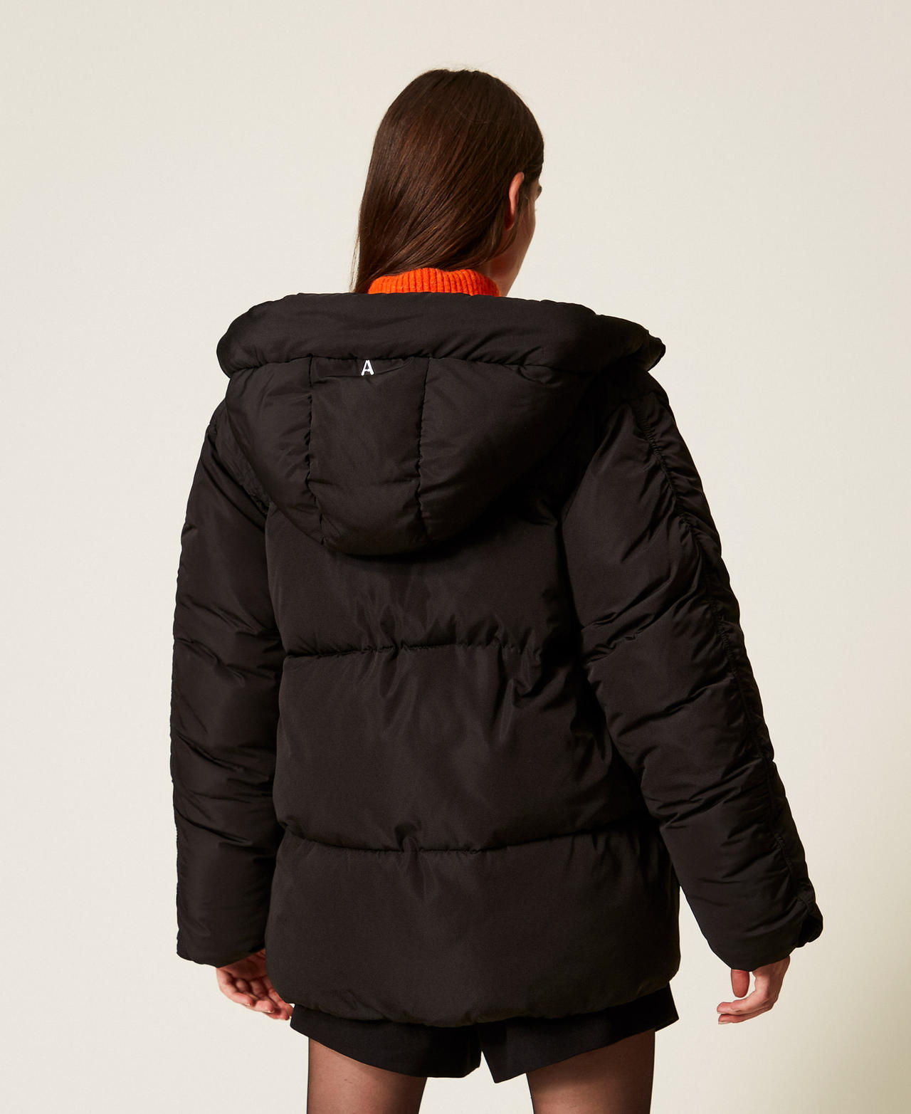 Doudoune avec surpiqûres et capuche Noir Femme 252AT2170_00006_02