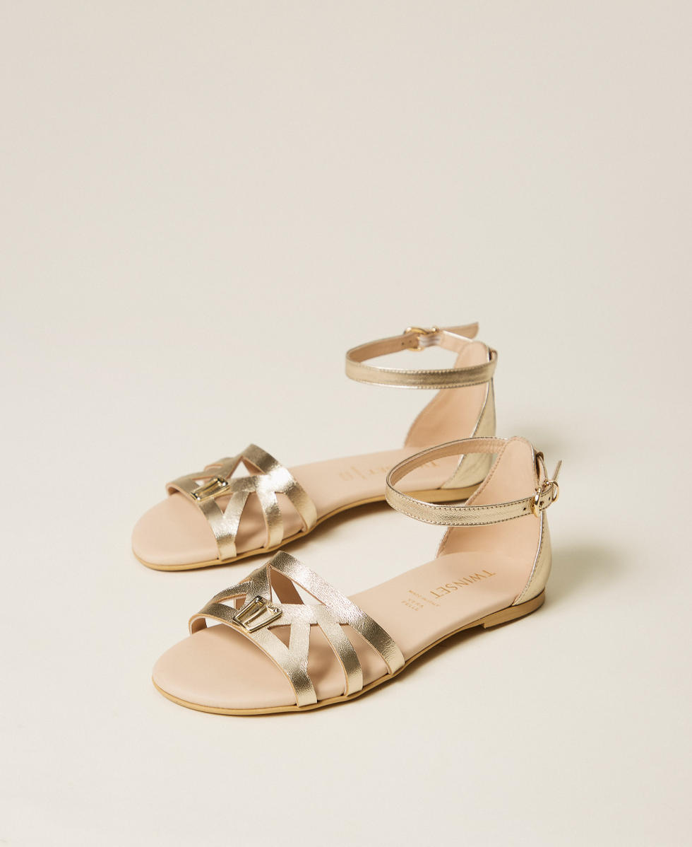 Sandalias de piel laminada con pulsera Platino Ni&ntilde;a 261GCJ048_10363_02