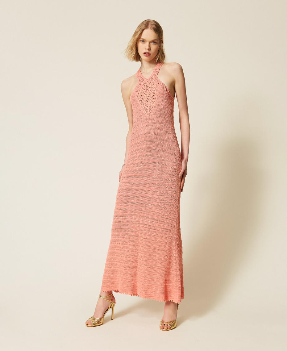 Maxi-Strickkleid mit H&auml;keleinsatz Salmon Rose Frau 261TT3060_13448_01