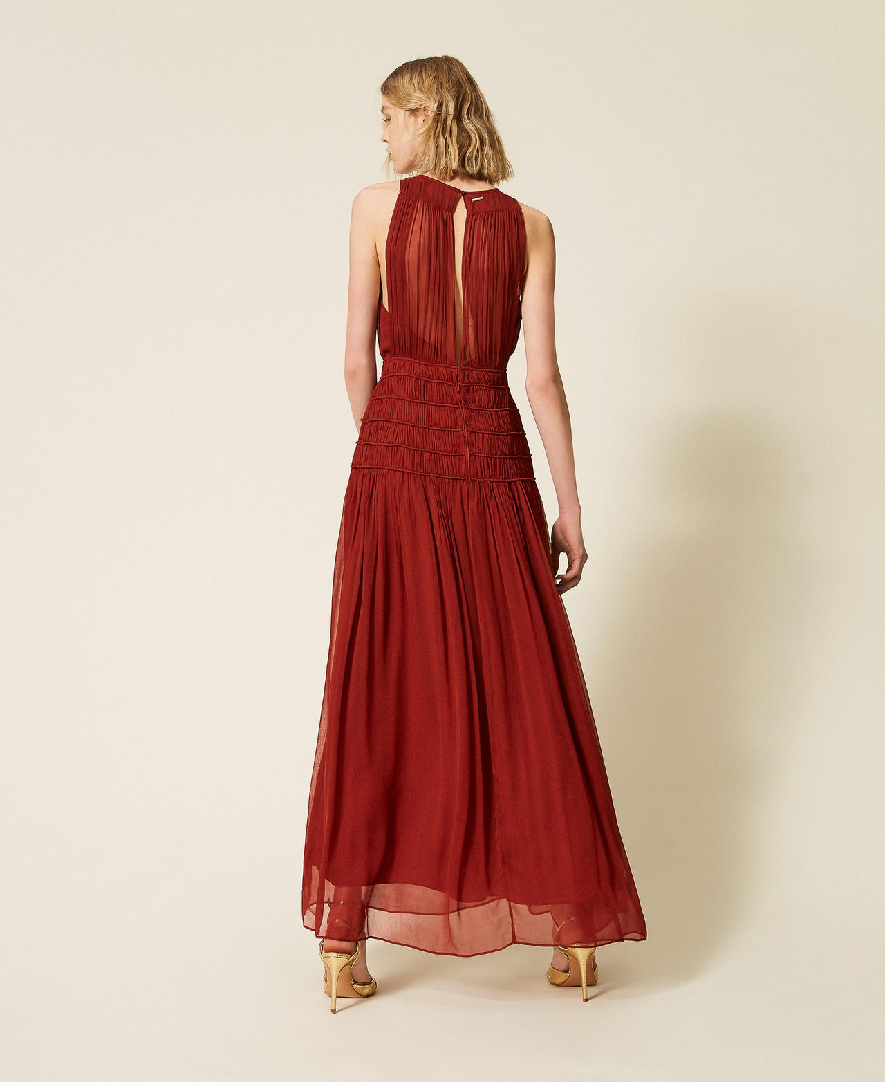 &Auml;rmelloses langes Kleid aus Krepon &bdquo;Henna&ldquo; Brown Frau 261TT2041_13332_03