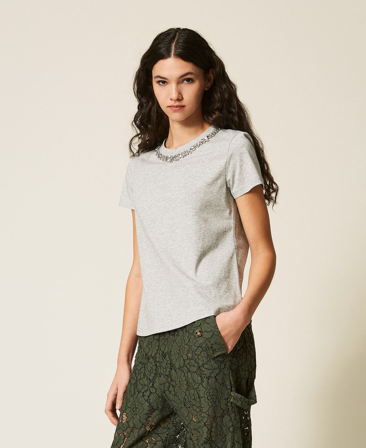 Fitted T-shirt with cabochon embroidery Light Grey Melange Woman 261LL2BEE_12837_02