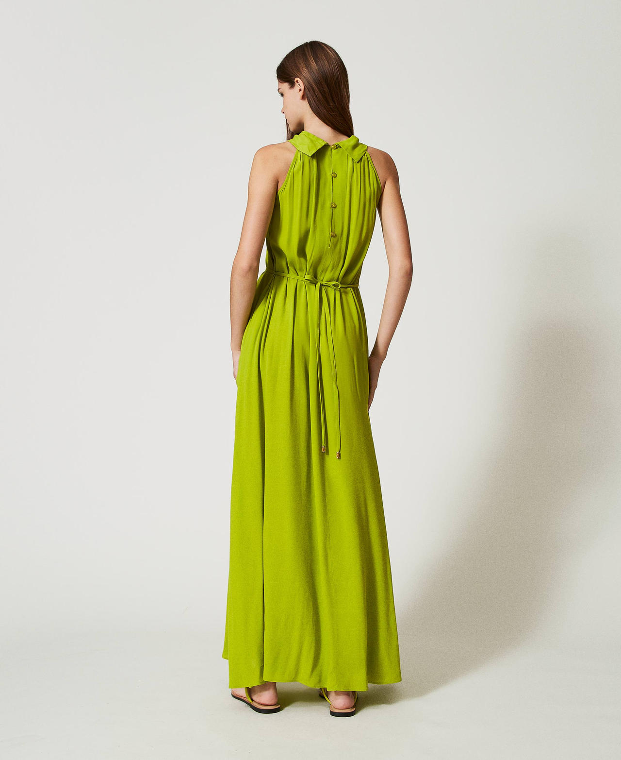 Maxi-Neckholderkleid mit G&uuml;rtel Green Grenoble Frau 251LB2ECC_12131_03