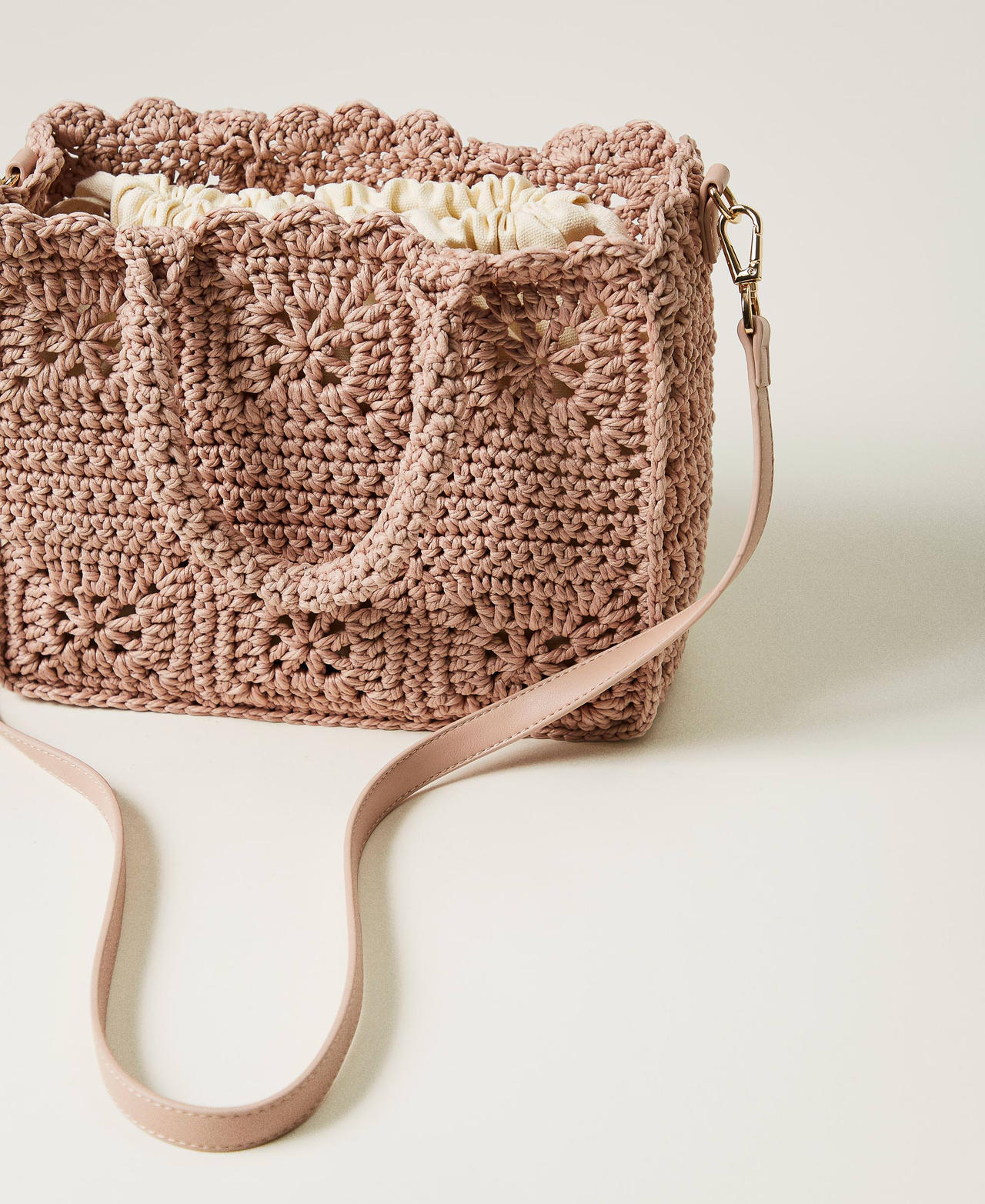 ‘Bohémienne’ crochet shopper bag Parisienne Pink Woman 251TB7411_00714_03