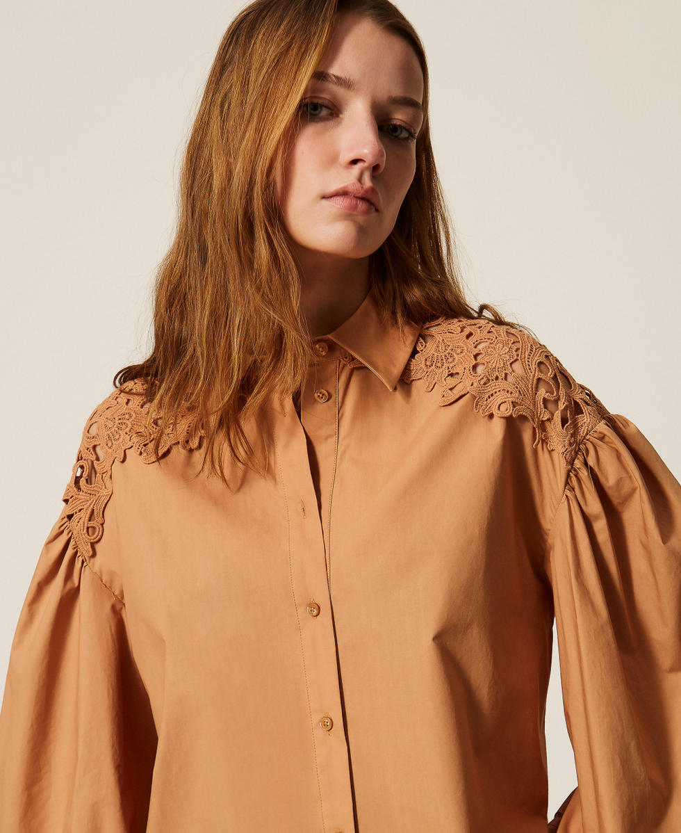 Chemise en popeline avec macram&eacute; Marron &laquo;&thinsp;Hazelnut&thinsp;&raquo; Femme 261LB2AJJ_10282_04