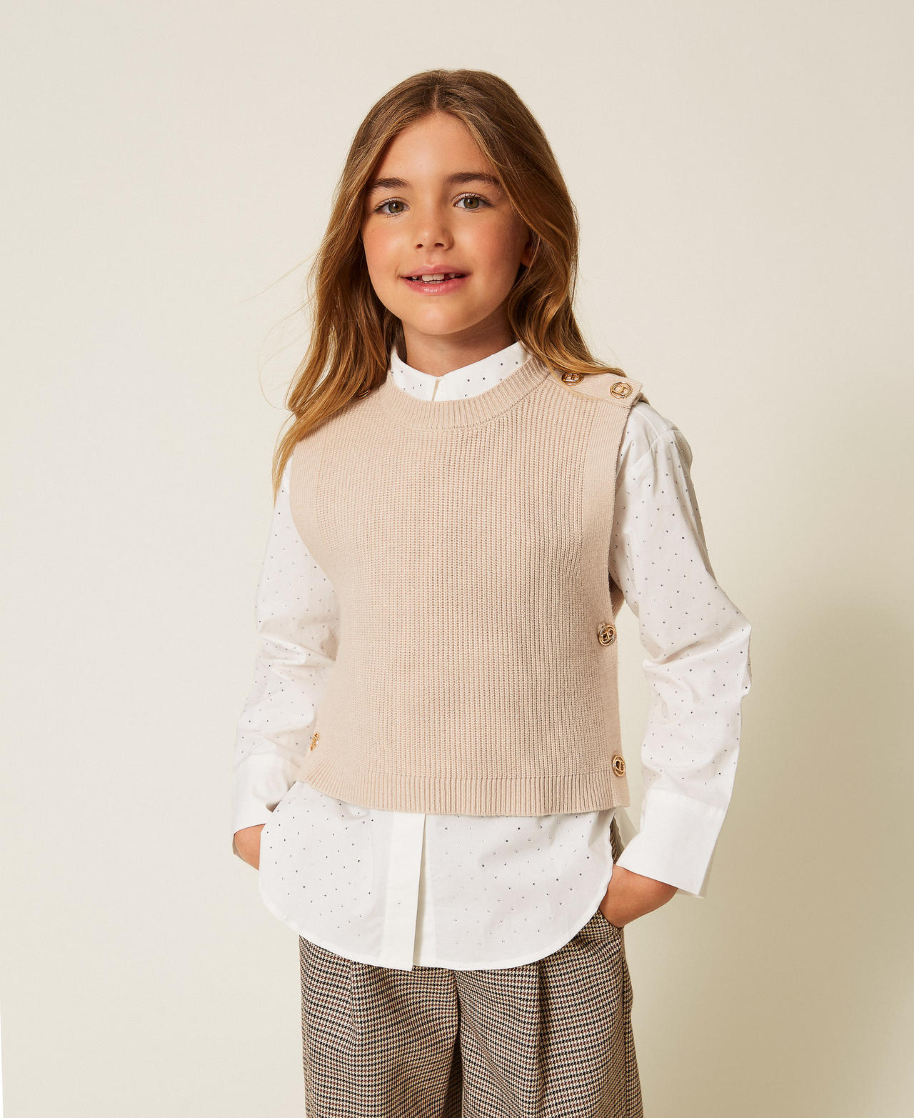 Sleeveless knit jumper with Oval T buttons Biscuit Beige Girl 252GJ3062_10884_01
