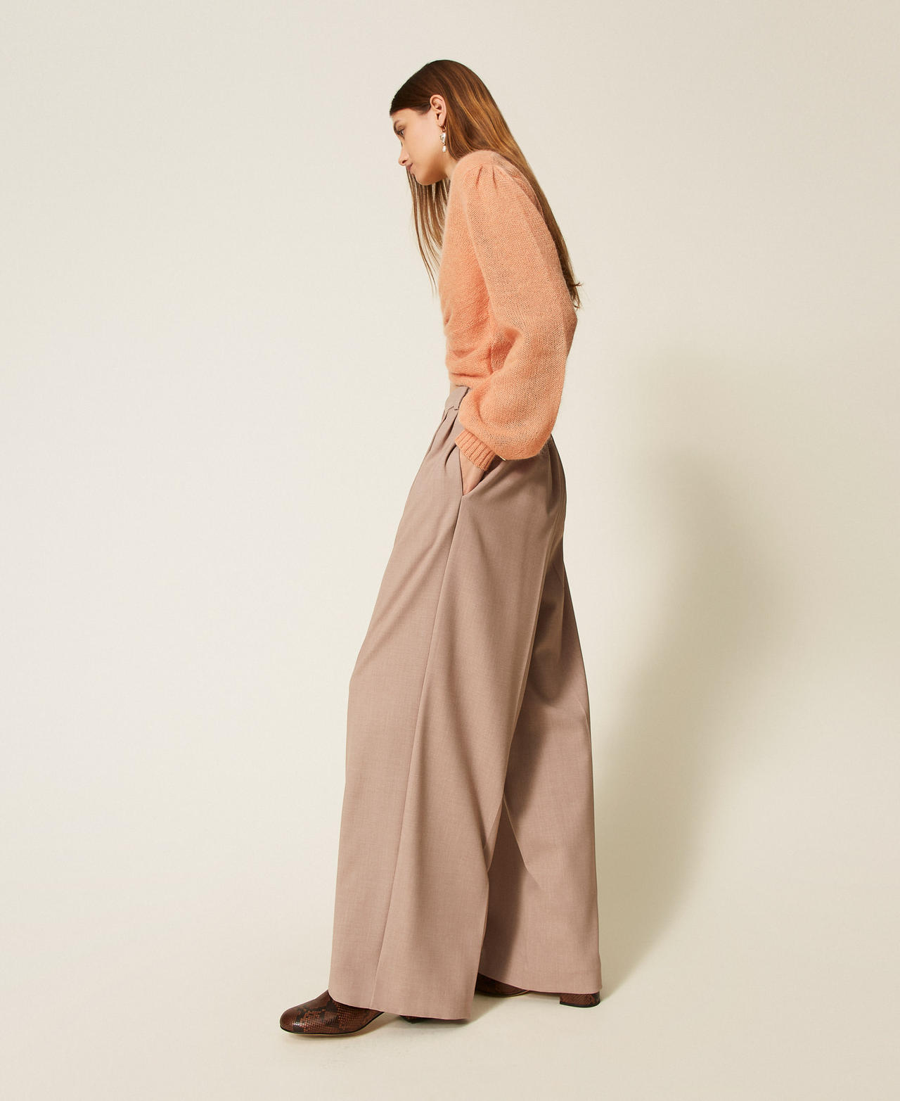 Palazzo trousers with pleats Dove Brown Woman 252TF2043_12874_02