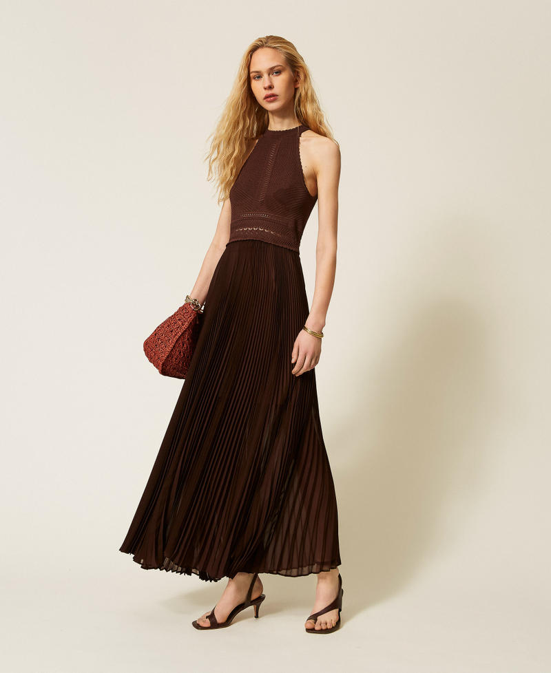 Langes Strickkleid mit plissiertem Georgette Coffee Liqueur Frau 261TT3191_12110_02