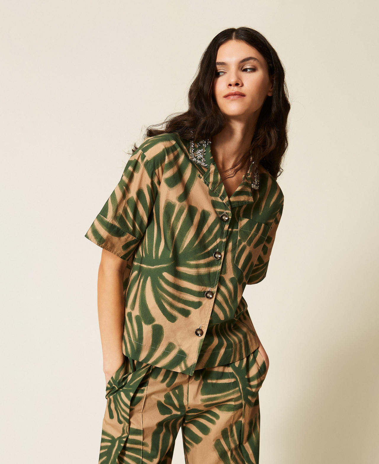 Chemise en popeline avec imprimé et broderie
