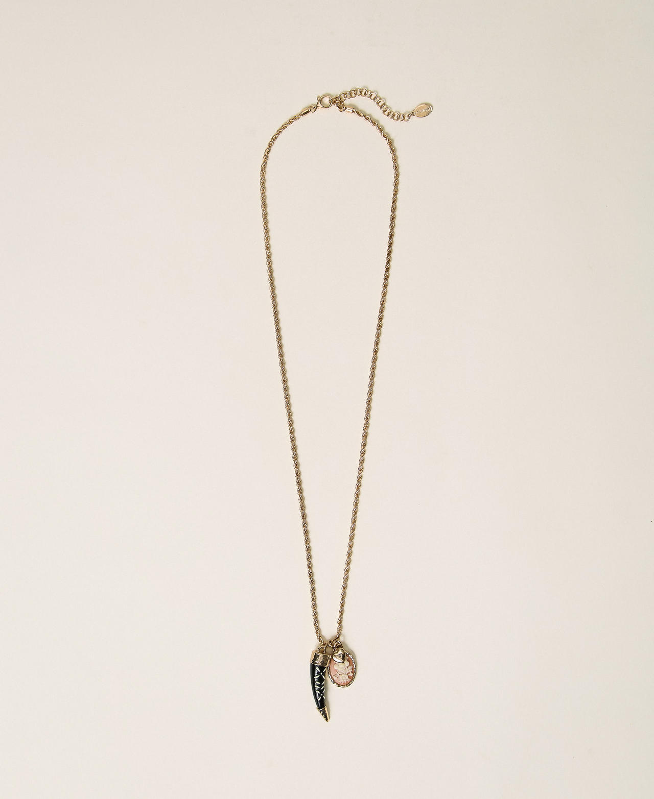 Long necklace with pendants