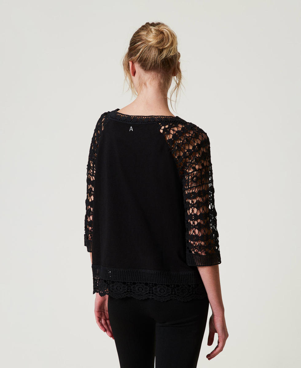 Bluse mit &Auml;rmeln aus Makrameespitze Schwarz Frau 251AP2500_00006_02