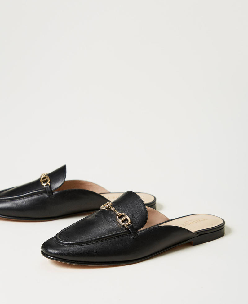 Leather mules with Oval T Black Woman 251TCP136_00006_02