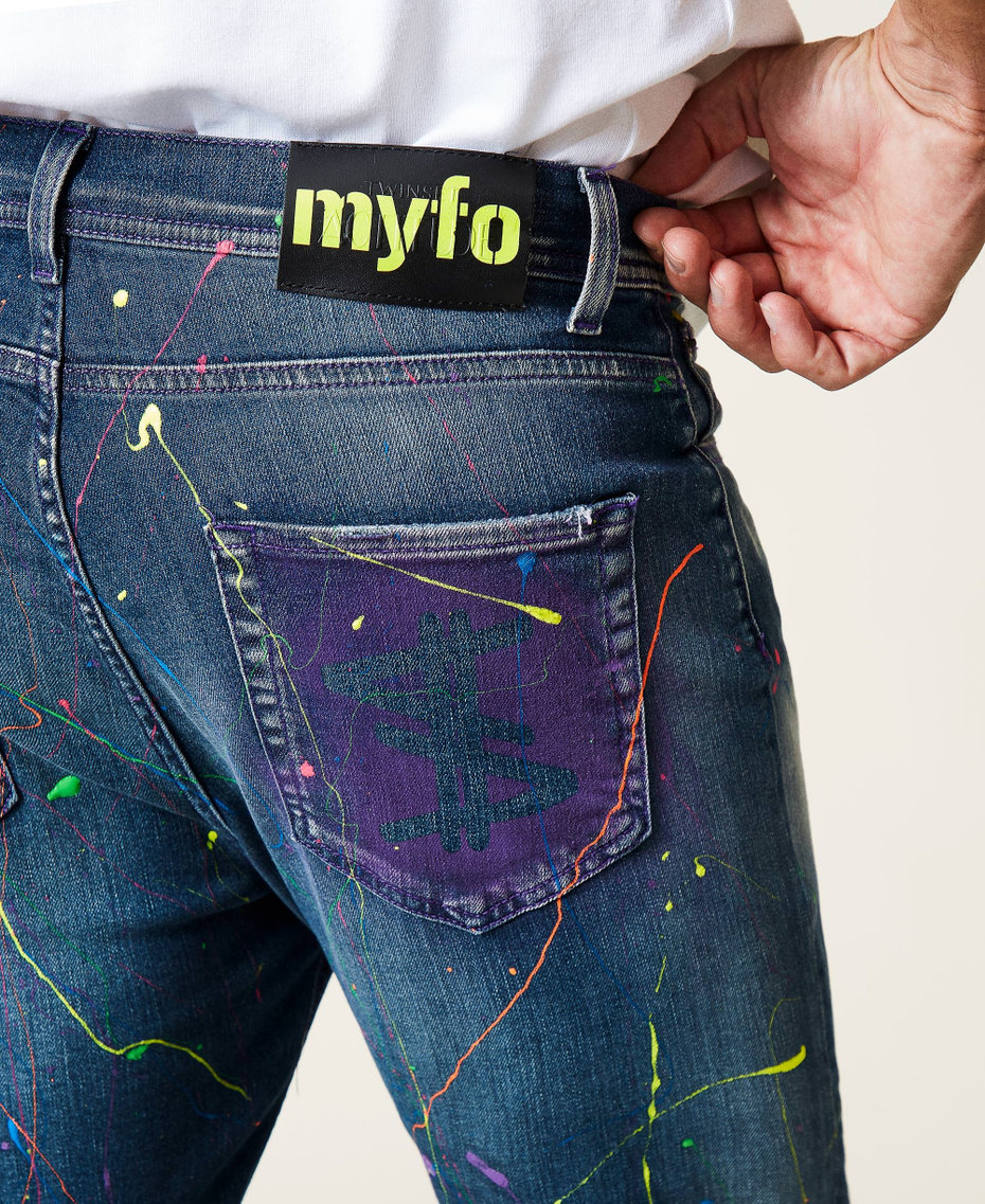 Мужские джинсы-скинни MYFO, расписанные вручную Синий "Средний Деним" Унисекс 999AQ2041-04