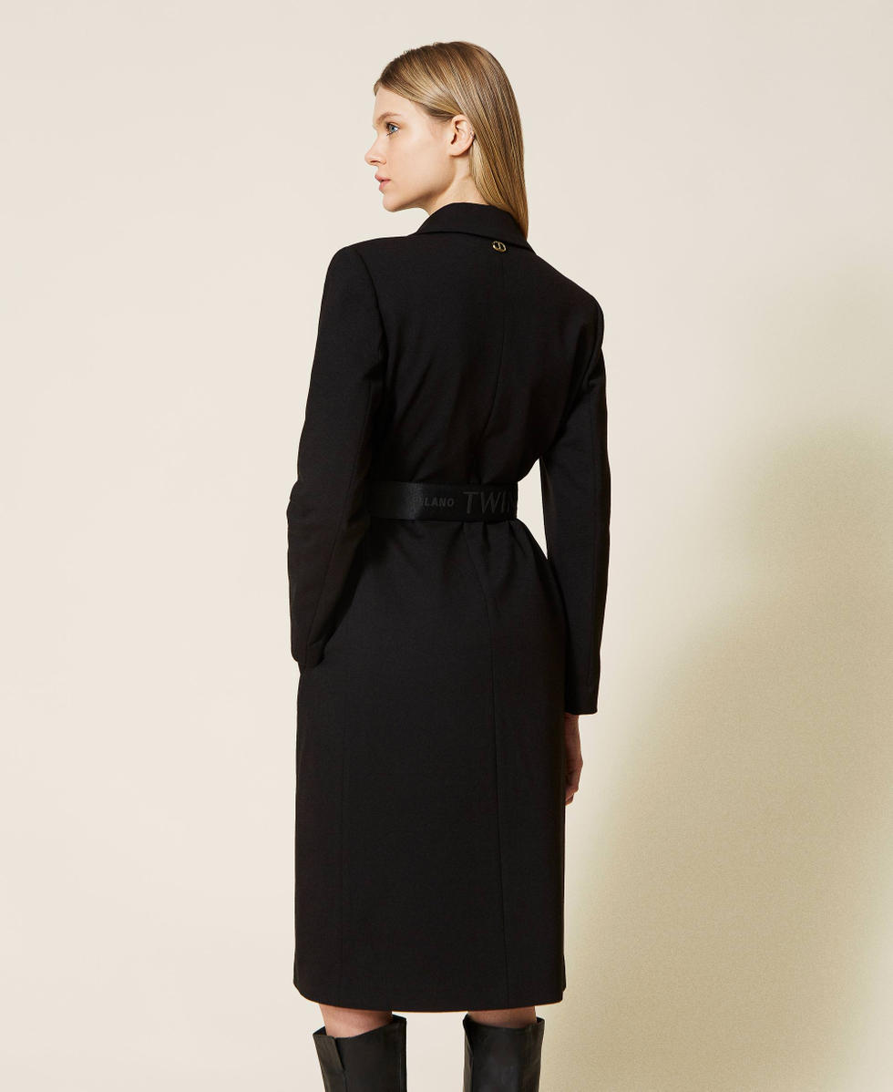 Mantel mit Logog&uuml;rtel