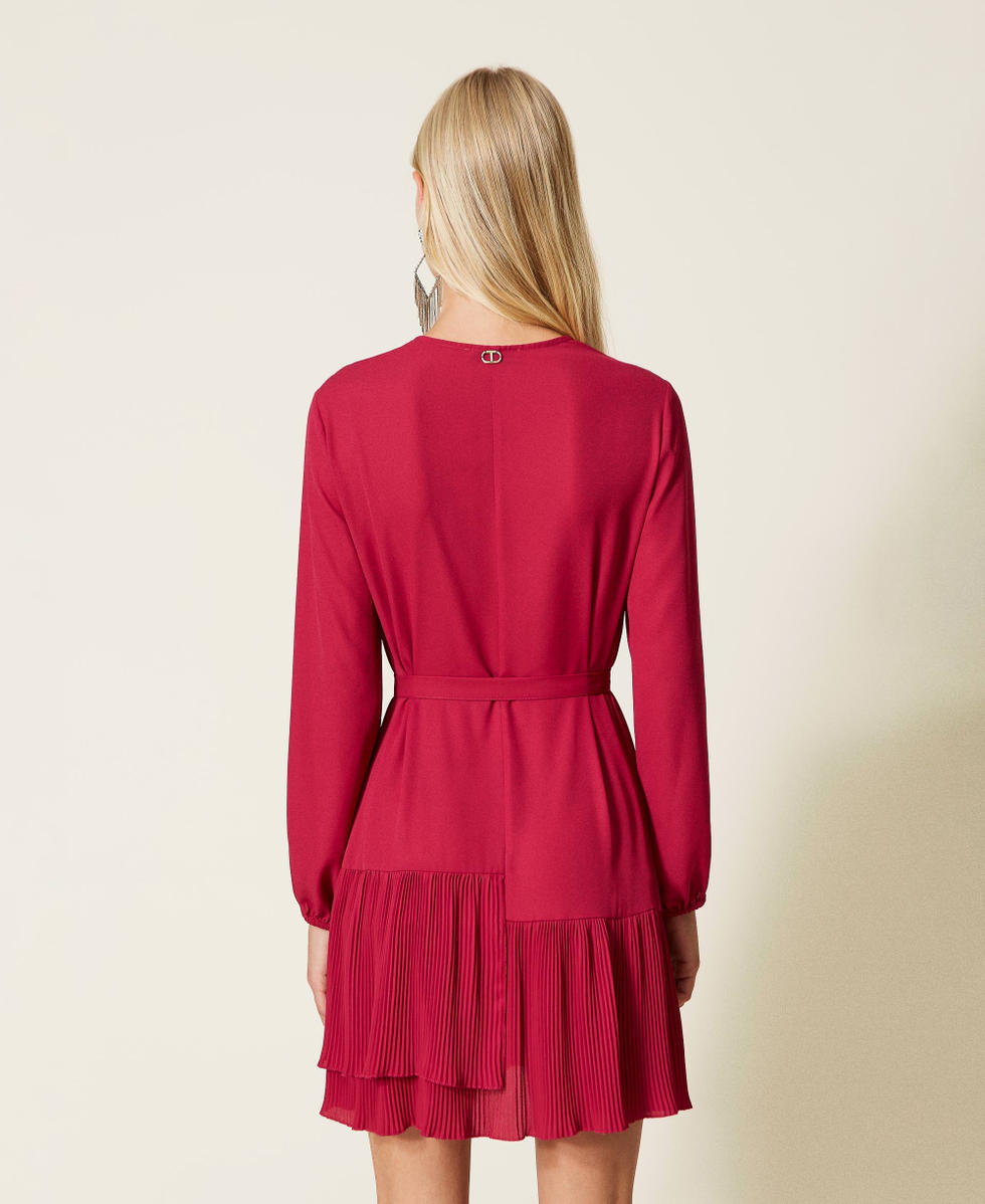 Kurzes Kleid aus Georgette mit Volants Kirschrot-Fuchsia Frau 999TN211B_00717_04