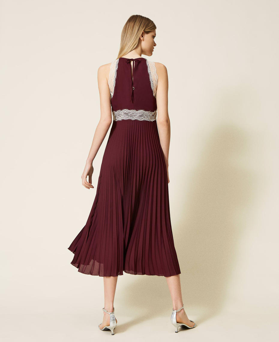 Maxi-Plisseekleid mit Spitze Zweifarbig Grape / Ecru Frau 999TN2120_10688_03