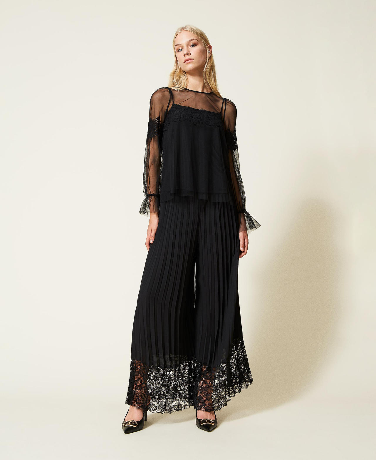 Pleated palazzo trousers with lace Black Woman 999TN2121-02