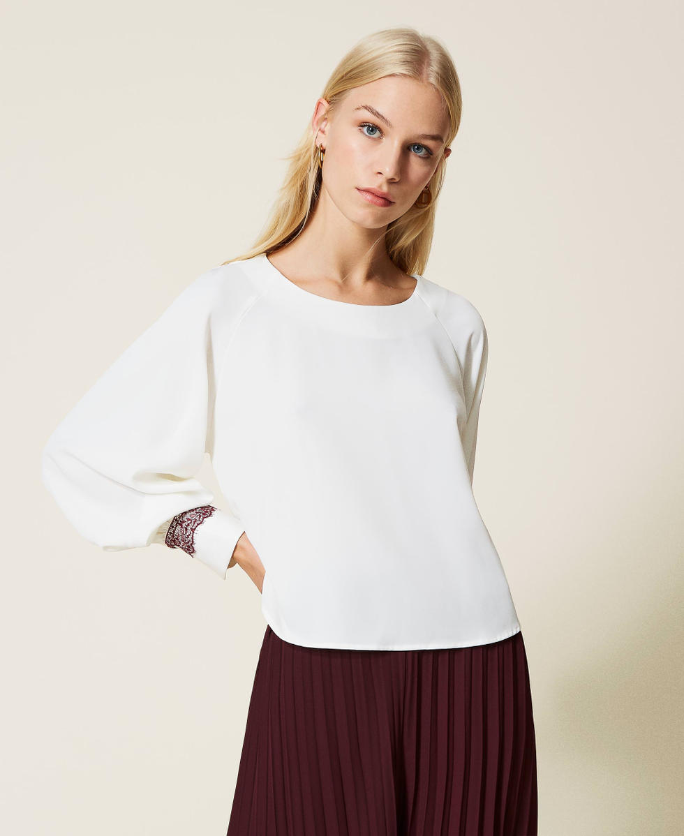 Cr&ecirc;pe blouse with lace Two tone Snow/Grape Woman 999TN212B_10689_02