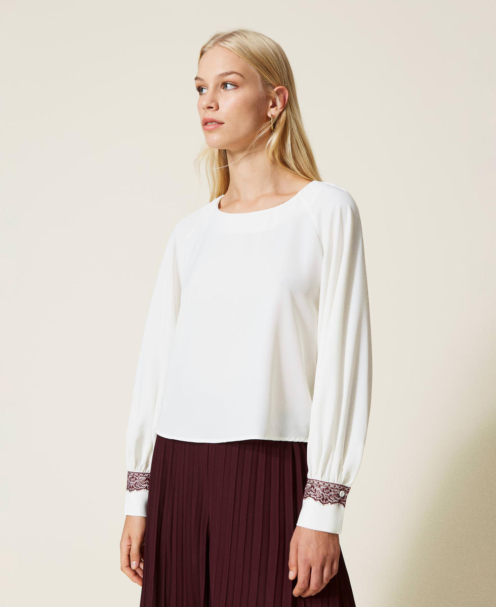 Cr&ecirc;pe blouse with lace Two tone Snow/Grape Woman 999TN212B_10689_03
