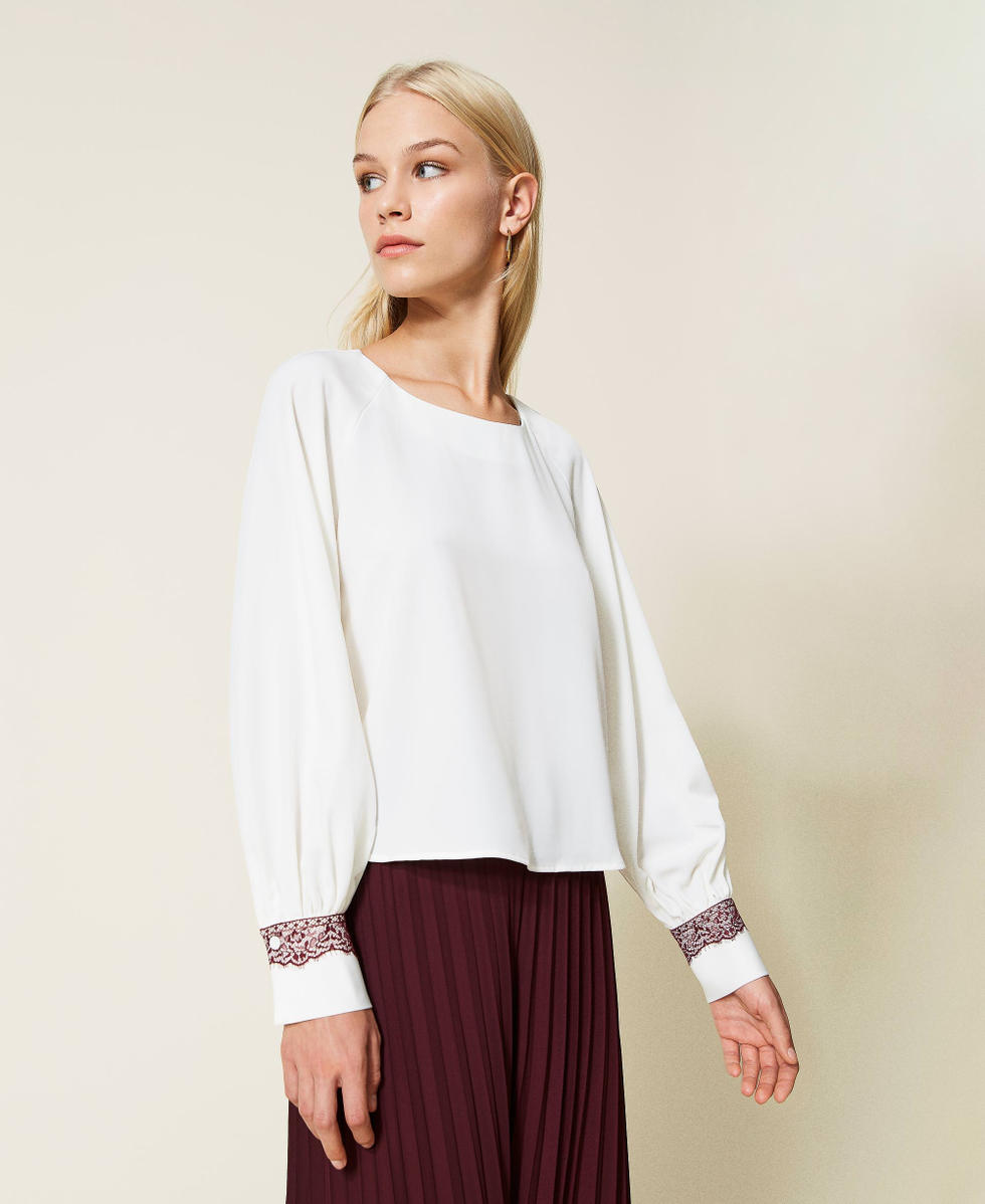 Cr&ecirc;pe blouse with lace Two tone Snow/Grape Woman 999TN212B_10689_04
