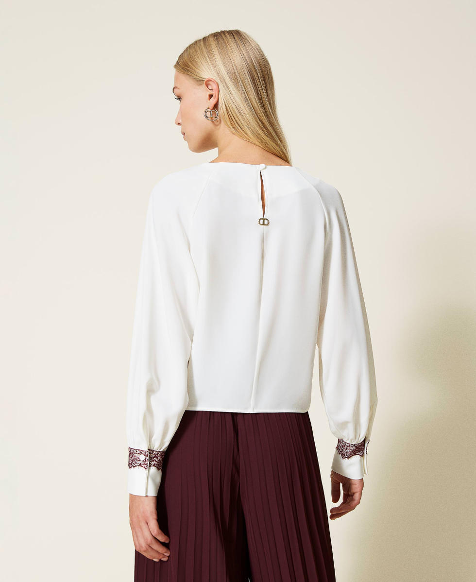 Cr&ecirc;pe blouse with lace Two tone Snow/Grape Woman 999TN212B_10689_05