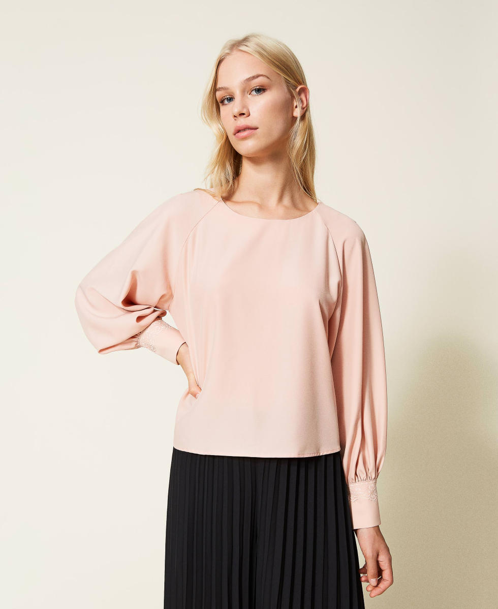 Cr&ecirc;pe blouse with lace