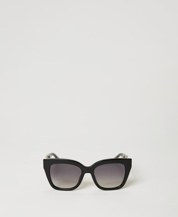 Cat-eye sunglasses with clasp