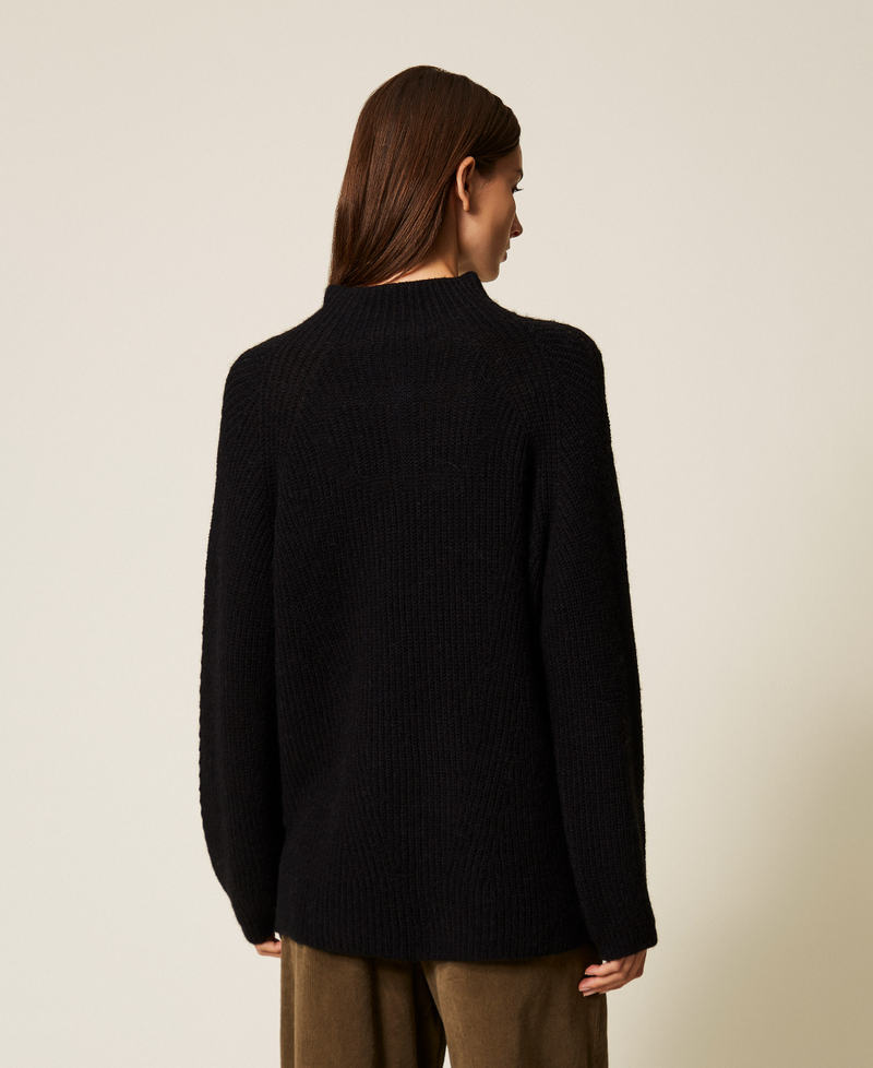 Pull col montant en laine mélangée avec Oval T Noir Femme 252TT3064_00006_03