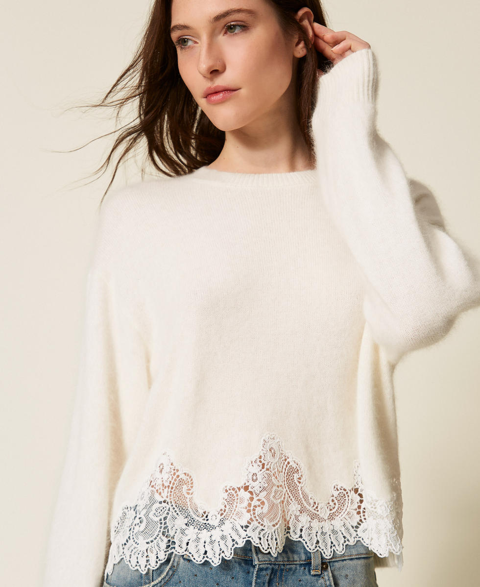 Pull en angora avec broderie et dentelle Blanc Neige Femme 252TT3381_00282_04