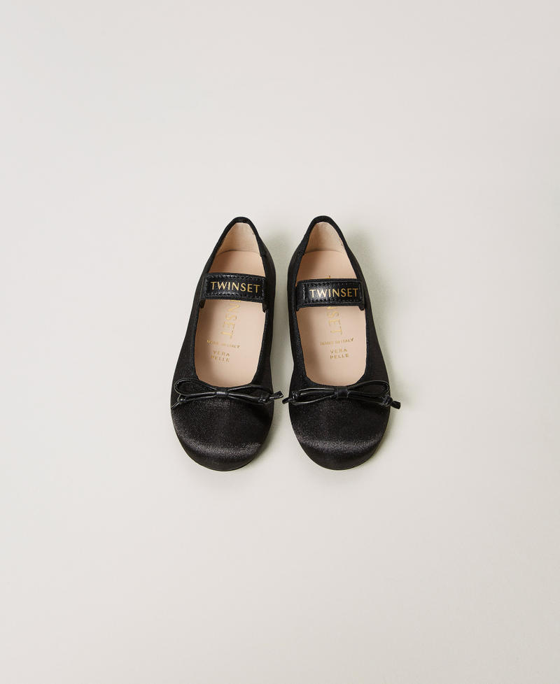 Ballerines babies en satin avec bride