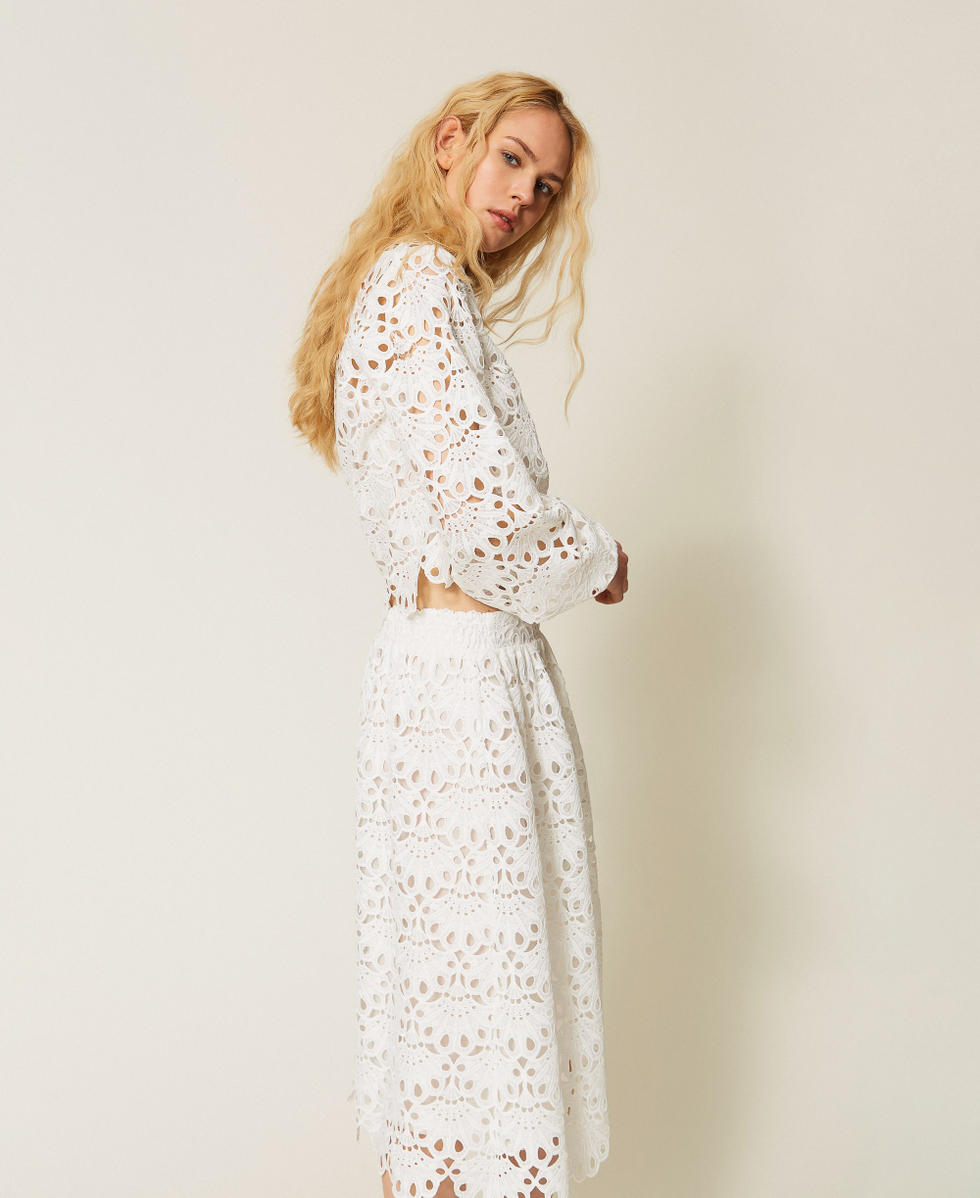 Blusa in macram&egrave; con smerli Off White Donna 261LM2CAA_00526_02