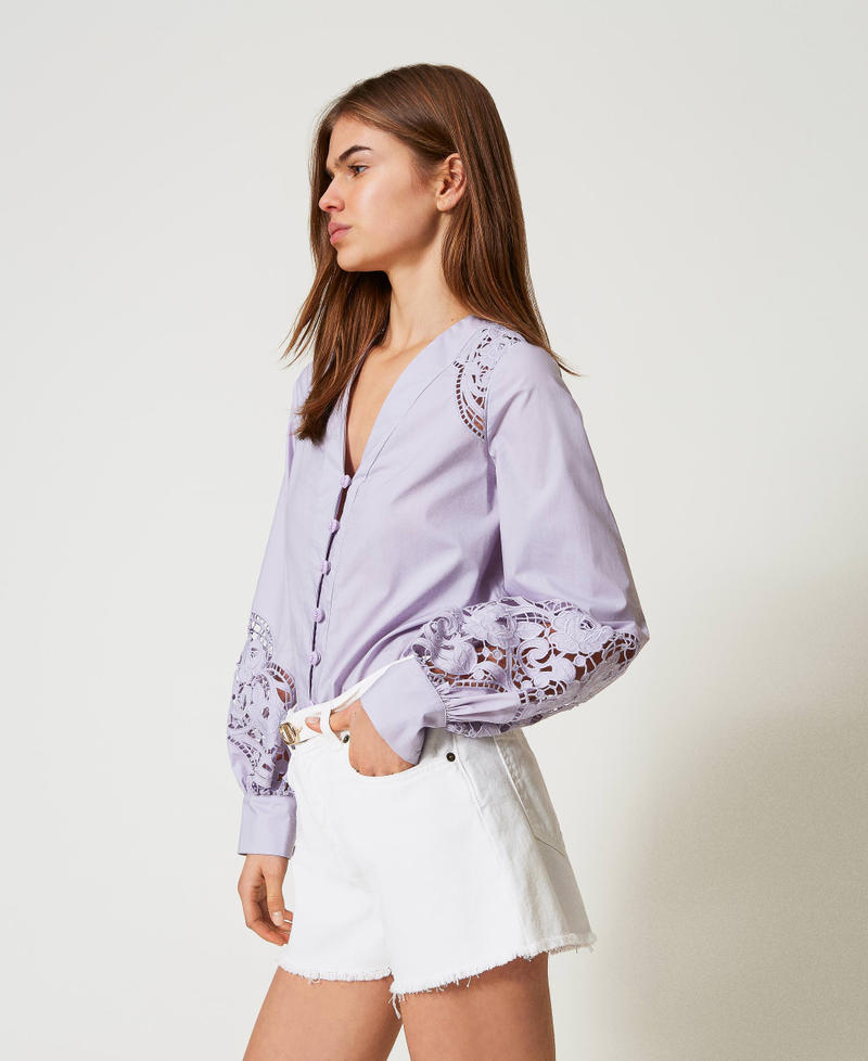 Shorts in bull with belt